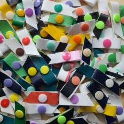 Kabelbinder aus weißen Veranstaltungsplanen - „KabelBinDa“ in weiß